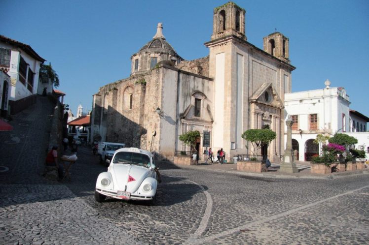 304318_10151073860894667_681048463_n